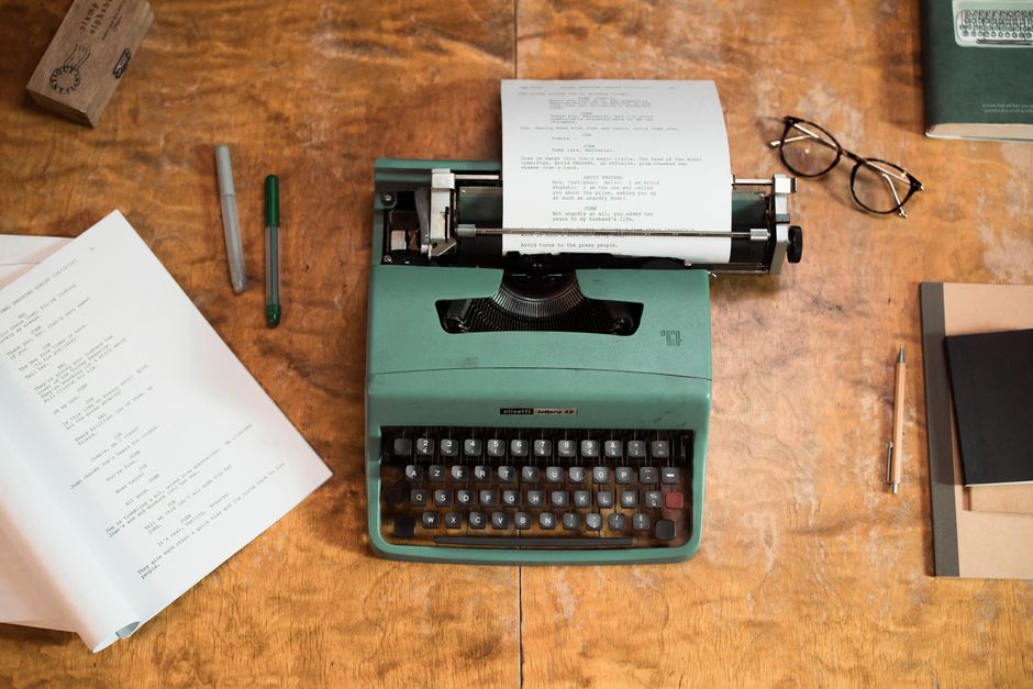 Freelance Writing Vs Virtual Assistant Services: Freelance Writing vs. VA Services: The 2026 Pay Test