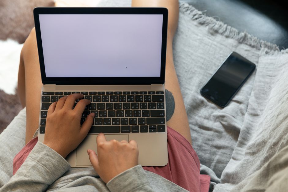 February Freelance Income Tracking: 3 Ways to Track February Freelance Income Clearly